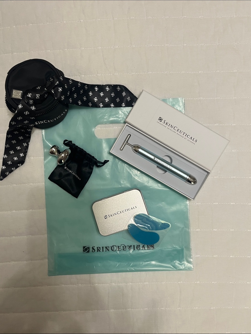 SkinCeuticals Light Blue Facial T-Bar and Gua Sha Set